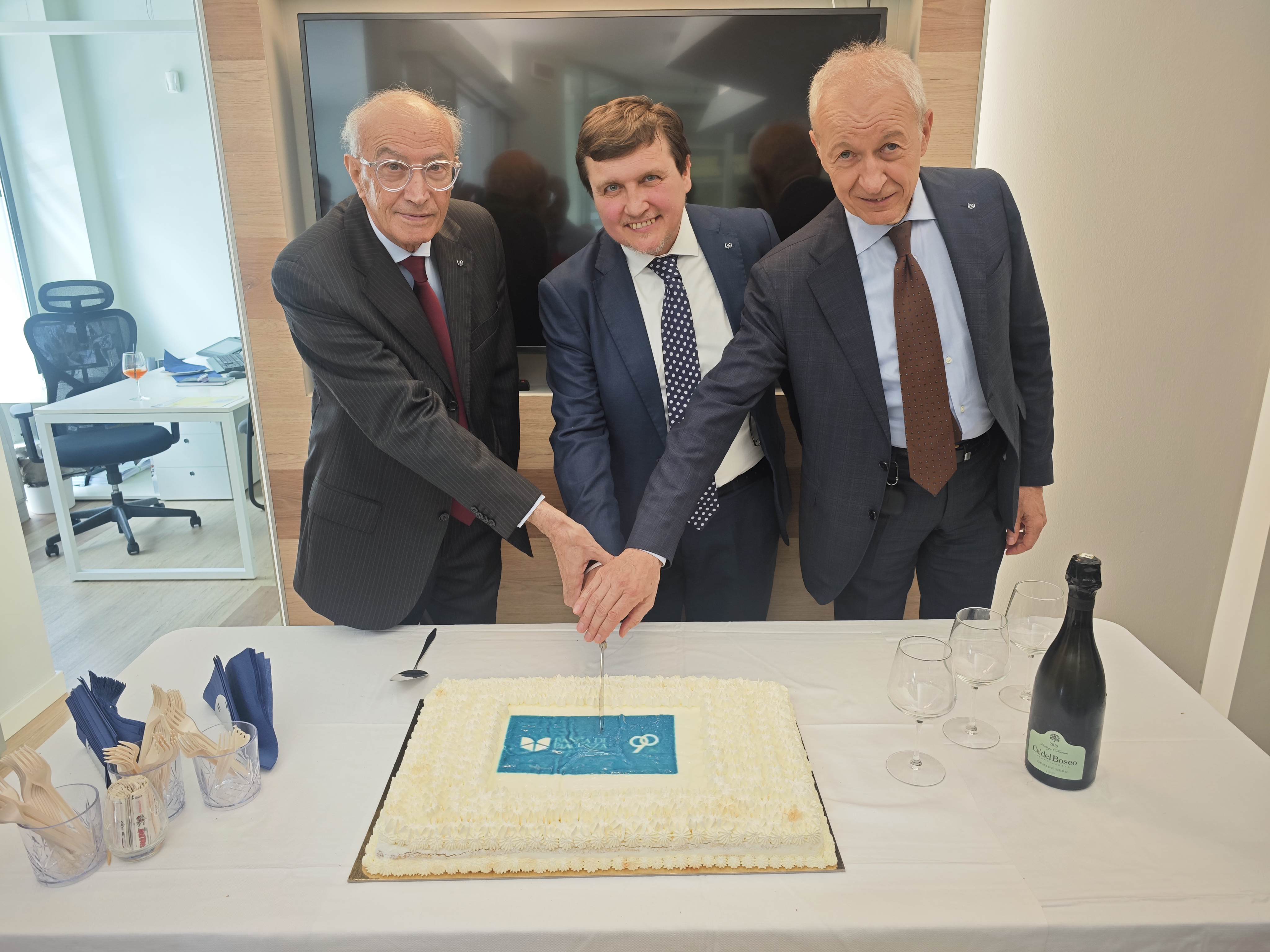 Il taglio della torta con Nenna, Croci e Antoniazzi