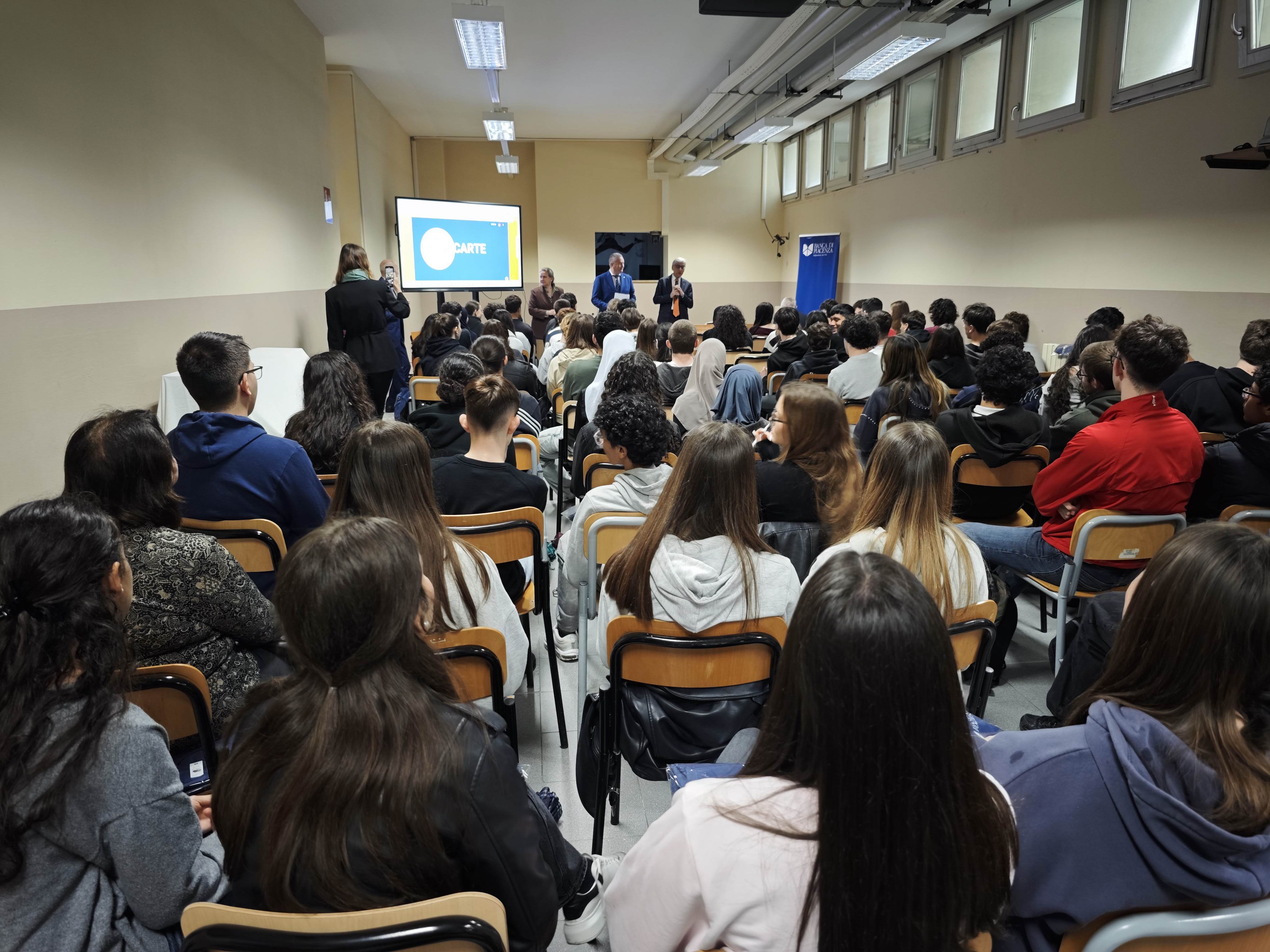 Molto partecipata la lezione di educazione finanziaria nell'Aula Magna del Respighi
