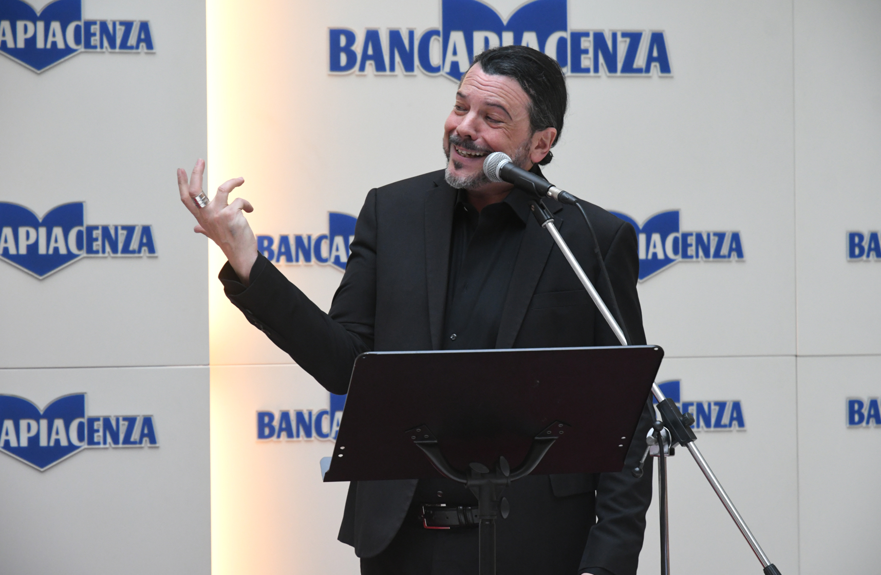 LO SHAKESPEARE DI MANNI E OSSOLI CONQUISTA IL NUMEROSO PUBBLICO DEL PALABANCAEVENTI