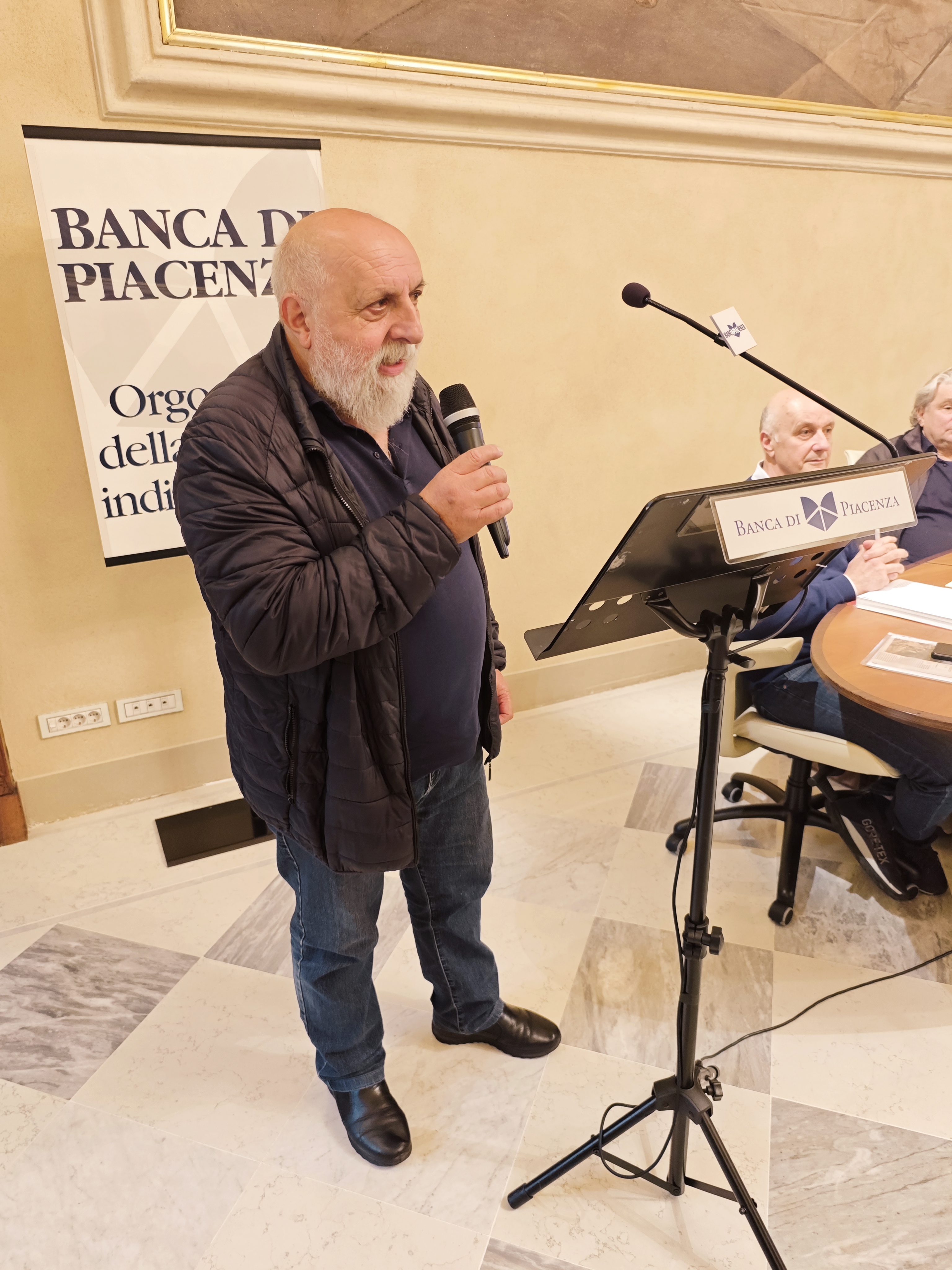 PRESENTATA LA MONOGRAFIA DELL'ARTISTA ROMANO BERTUZZI «LE SUE OPERE CI FANNO STARE MEGLIO CON NOI ST